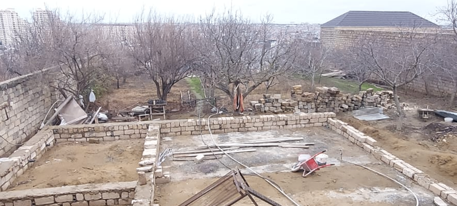 6 otaqlı villa 450 m² - 16 sot torpaq sahəsində satılır — şəkil 30