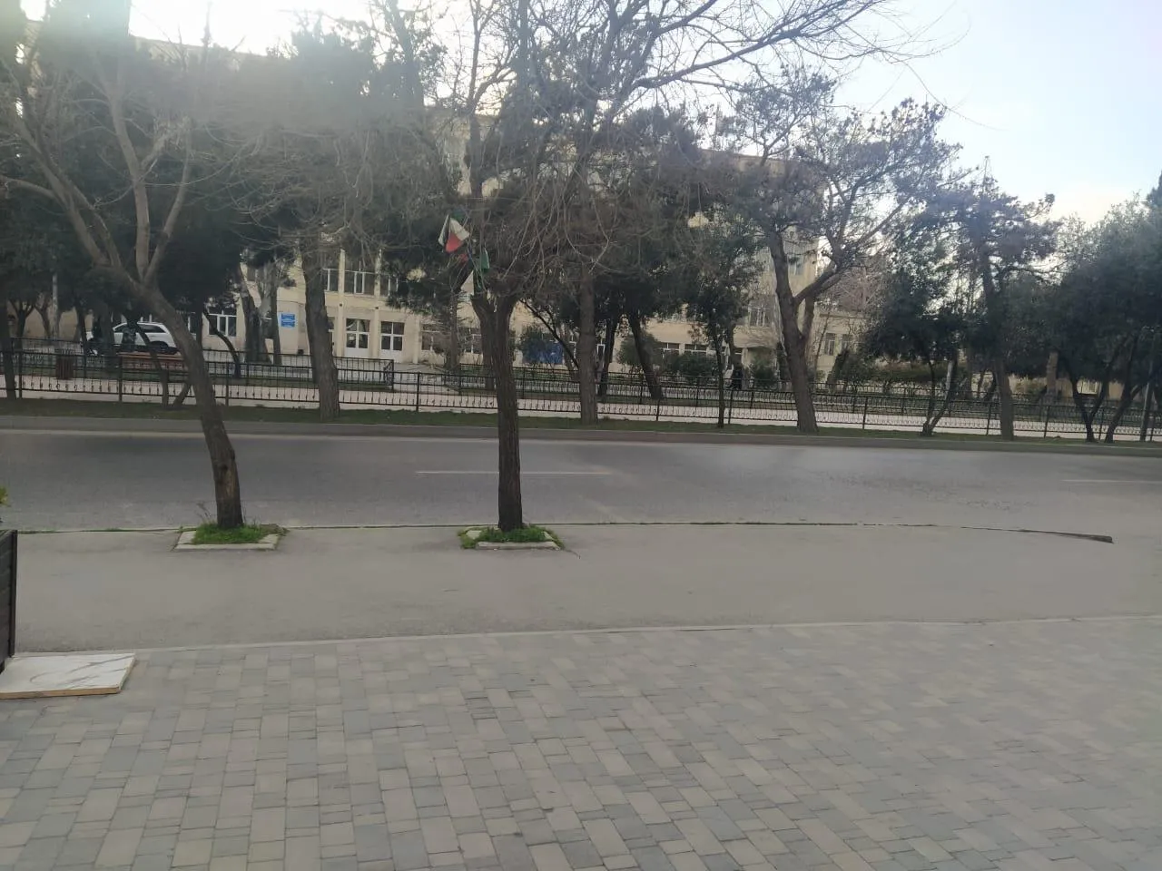 Yaxşı təmirli ticarət obyekti, 40 m² kirayə verilir — şəkil 5
