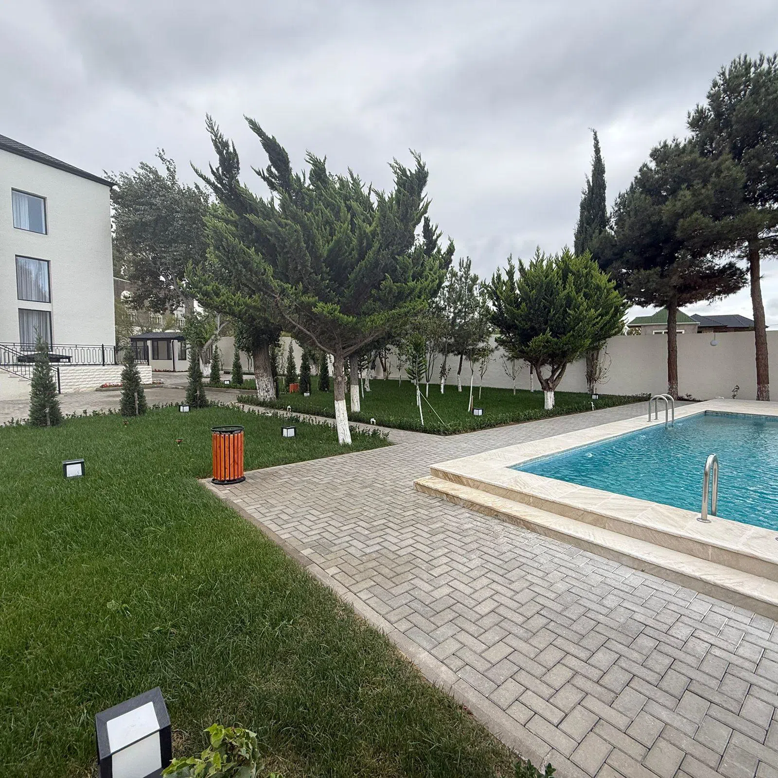 10 otaqlı bağ evi 655 m² 20 sot torpaq sahəsində satılır — şəkil 29