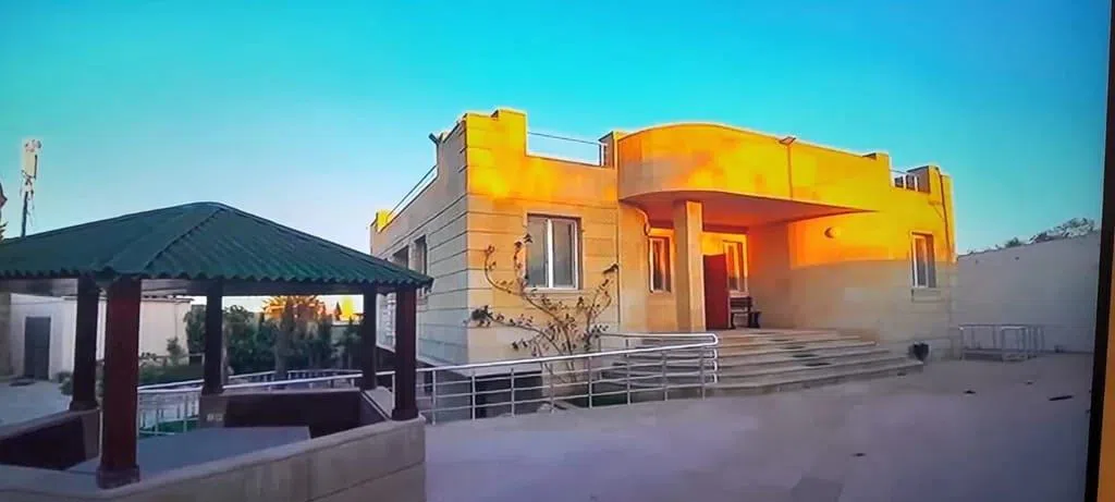 7 otaqlı villa 255 m² - 15 sot torpaq sahəsində satılır — şəkil 2