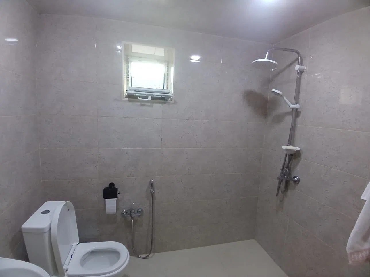 6 otaqlı həyət evi 240 m² - satılır — şəkil 3