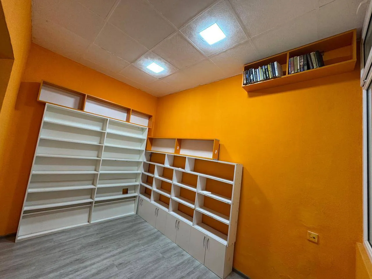 4 otaqlı ofis, 100 m² kirayə verilir — şəkil 3