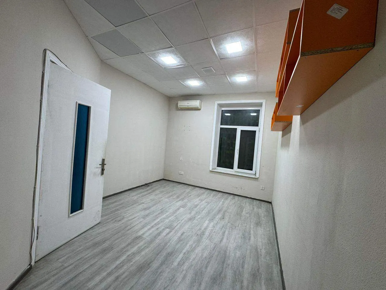 4 otaqlı ofis, 100 m² kirayə verilir — şəkil 9