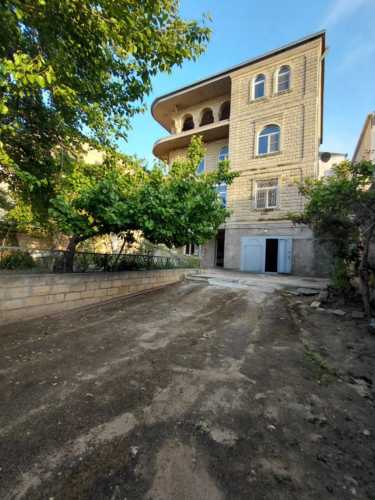9 otaqlı villa 450 m² - satılır — şəkil 1