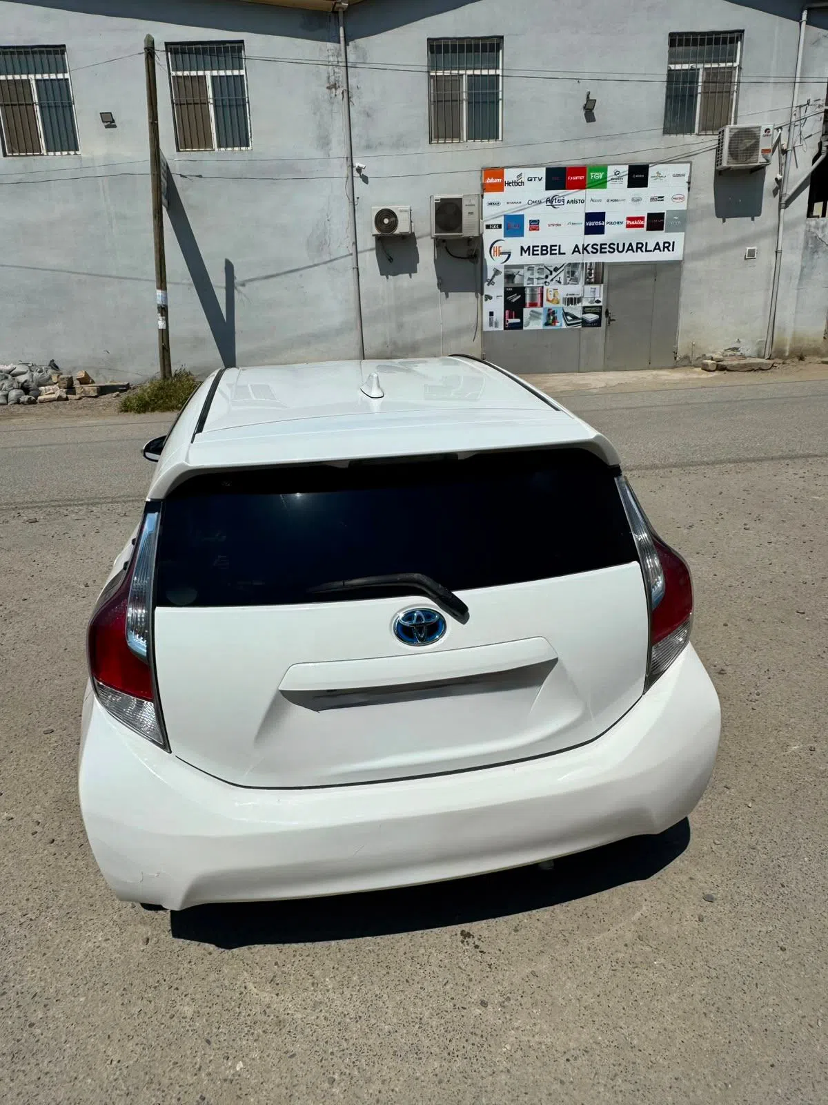 Taksi buraxılışı olan avtomobil icarəsi — şəkil 3