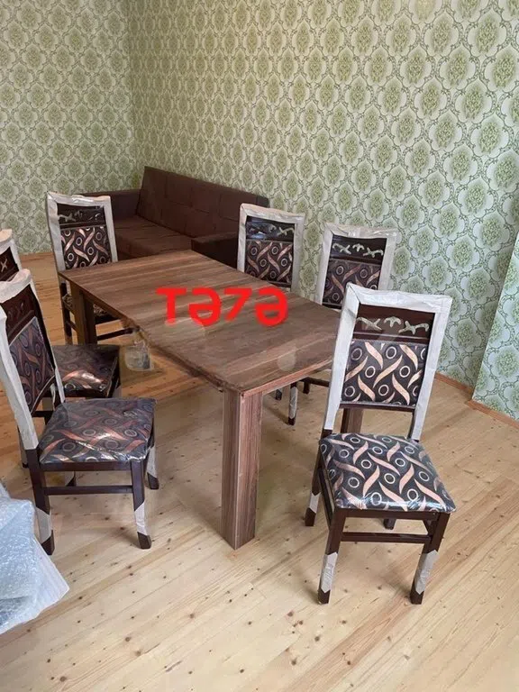 Table and chair set, Brown color - Tenderyard