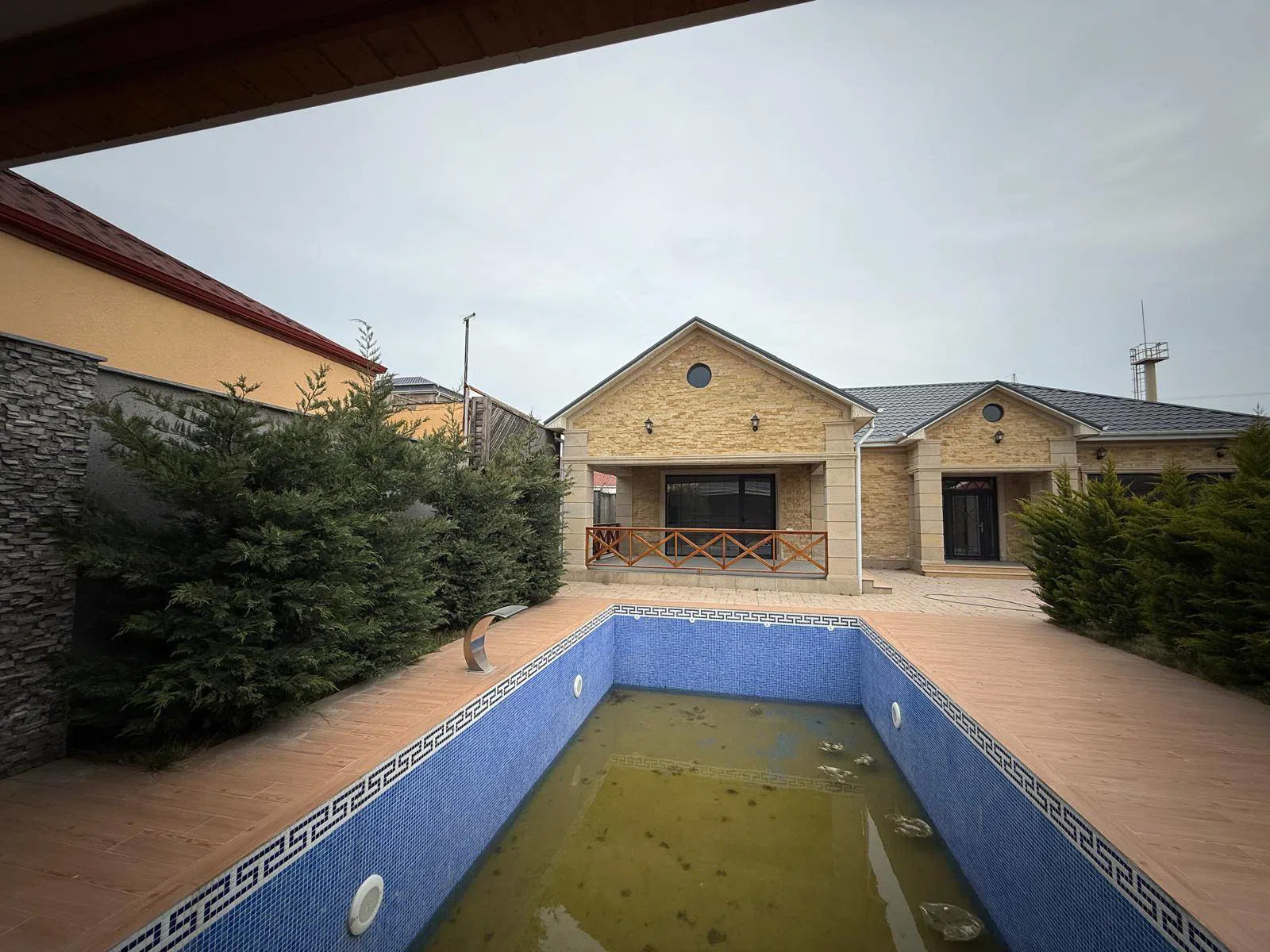 4 otaqlı bağ evi 190 m² 6 sot torpaq sahəsində satılır — şəkil 22
