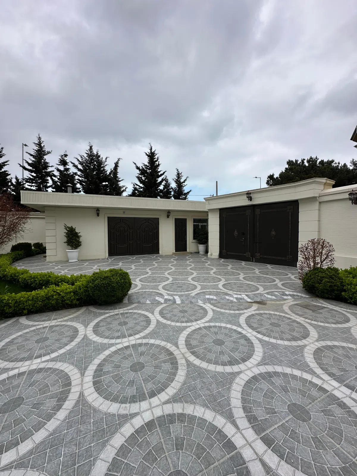 6 otaqlı villa 420 m² - 9 sot torpaq sahəsində satılır