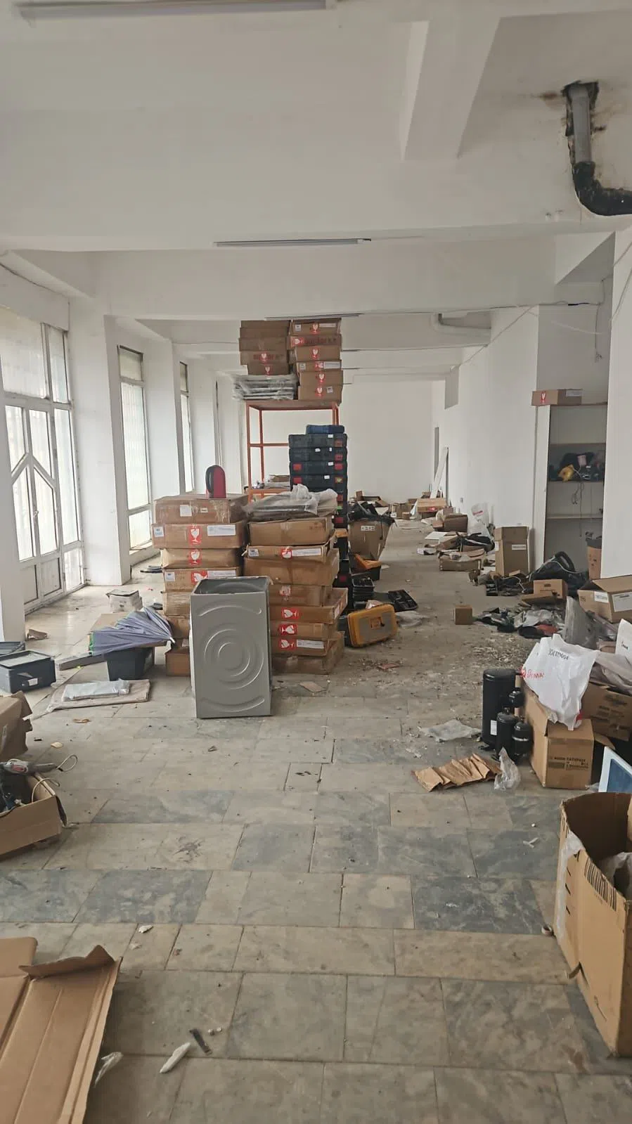 Əla təmirli ticarət obyekti, 400 m² kirayə verilir — şəkil 16