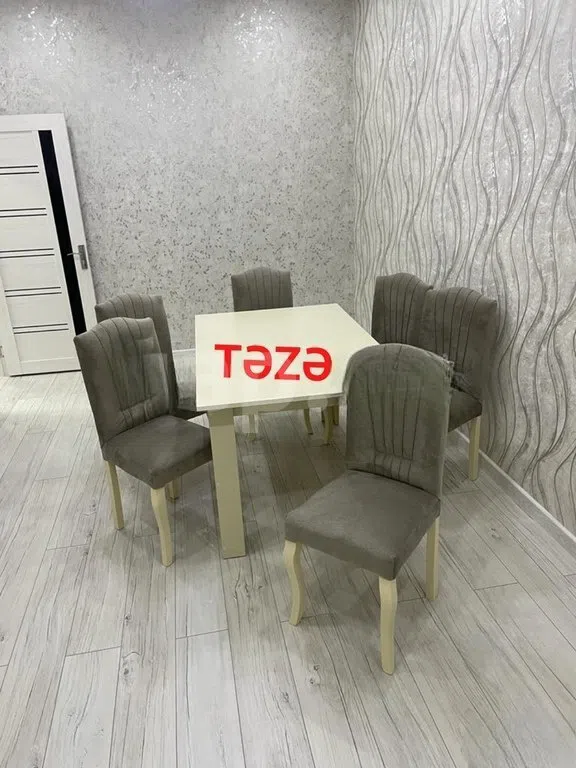 Masa-stul dəsti, Boz rəng