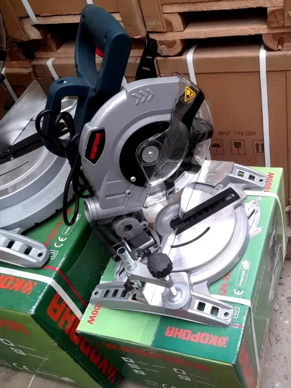 Korona 1600W Miter Saw - Tenderyard