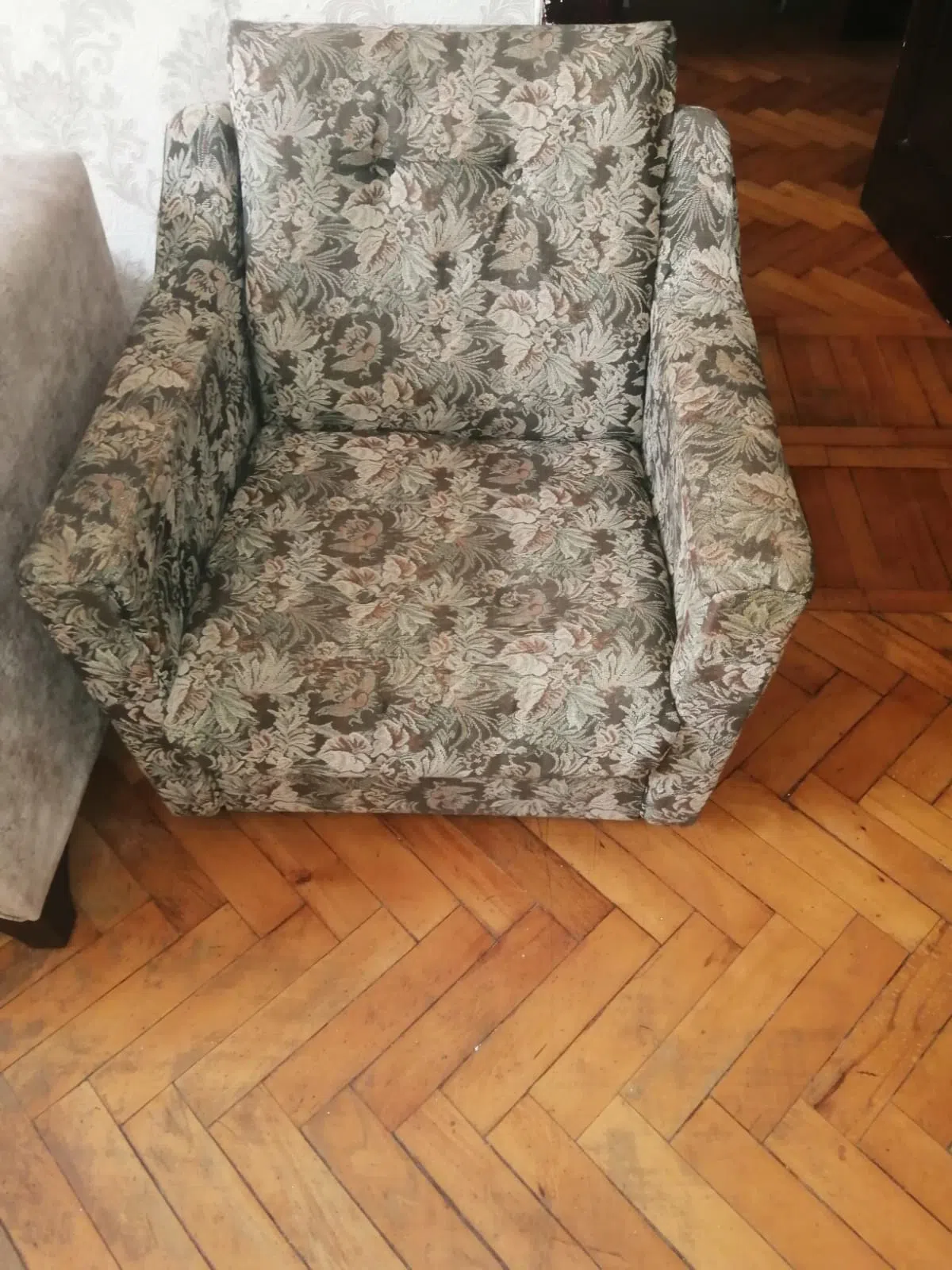 Kreslo, Xaki rəng