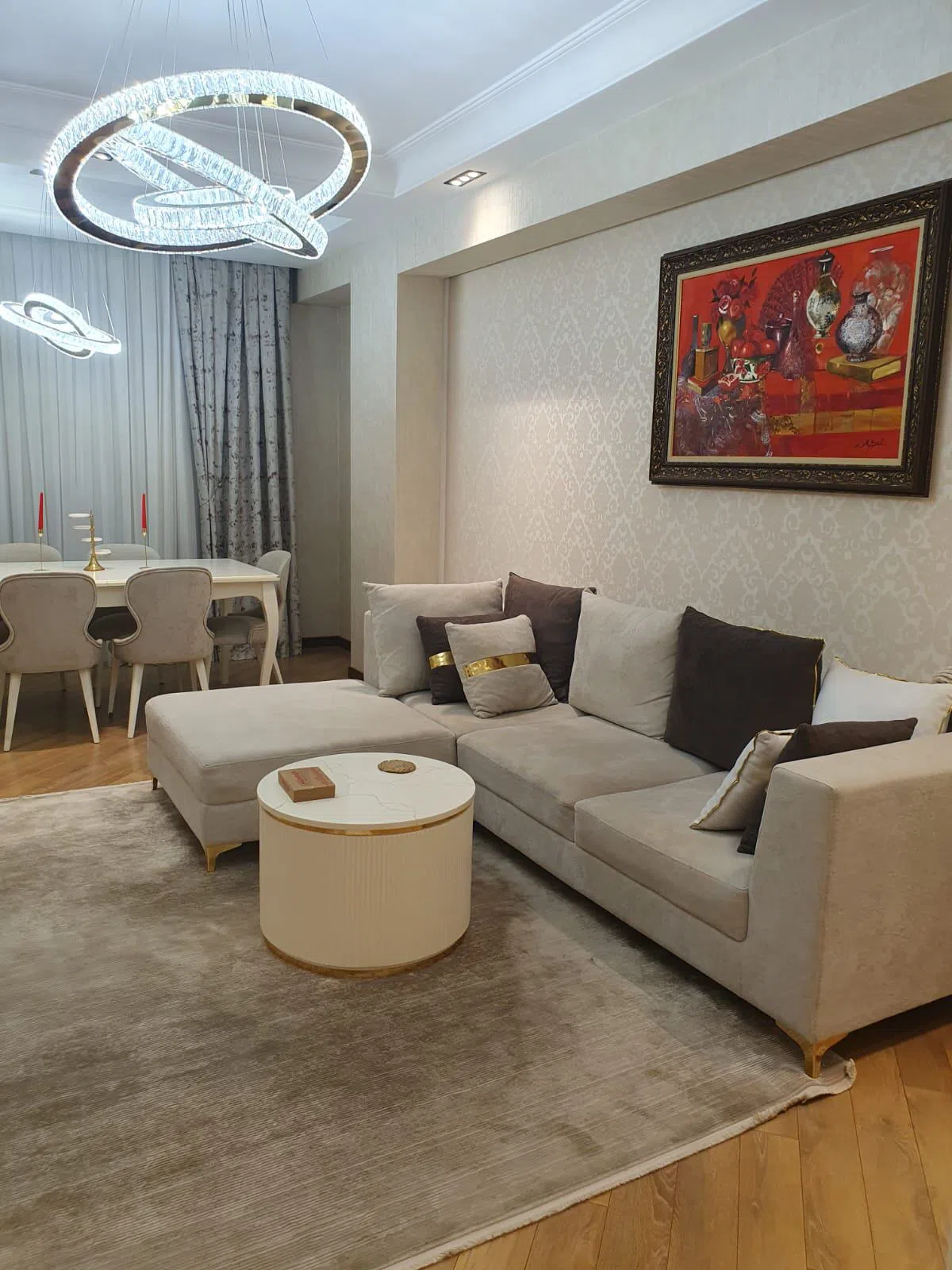 4 otaqlı mənzil 130 m² satılır
