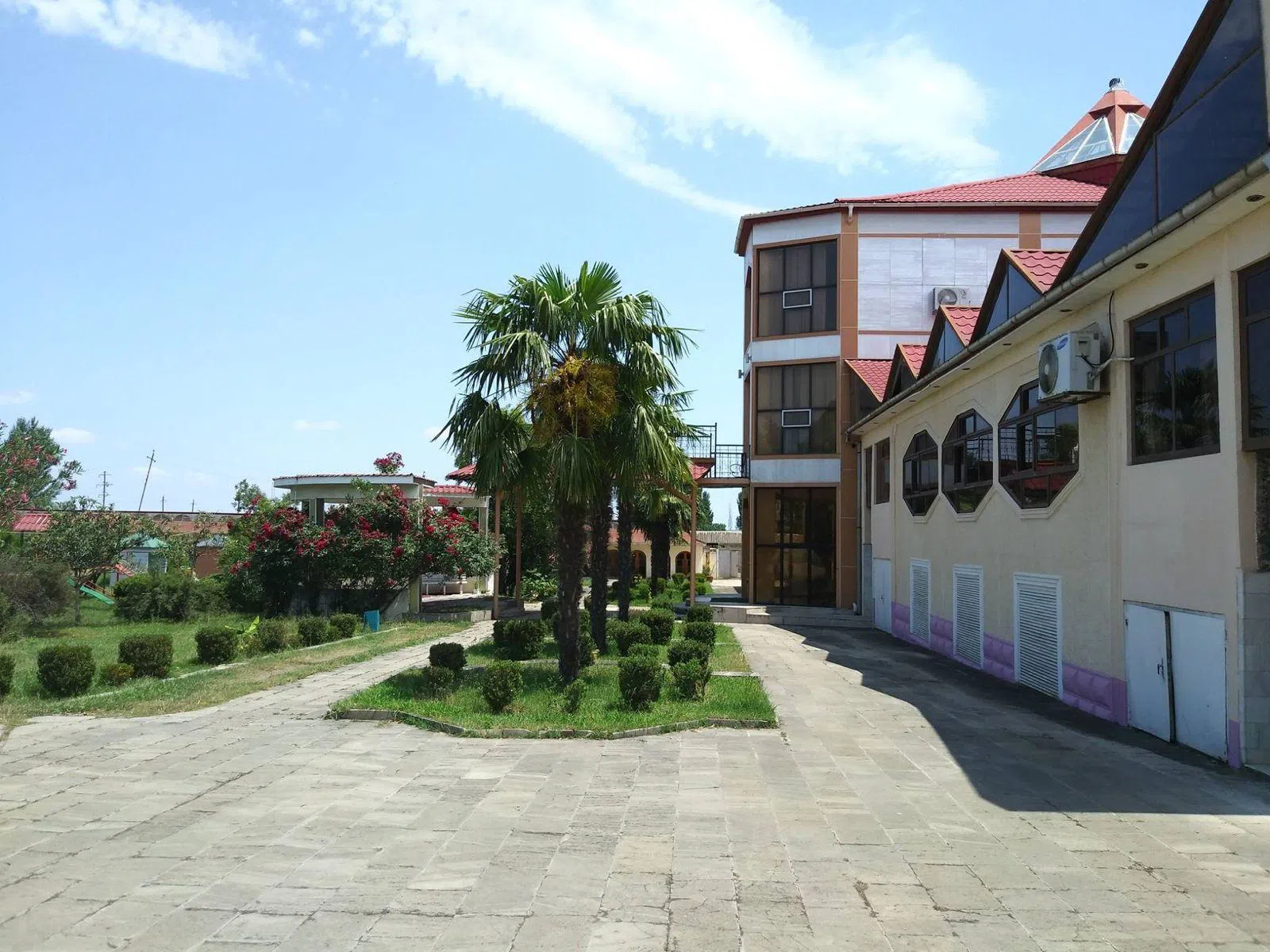4 ulduzlu otel satılır — şəkil 17