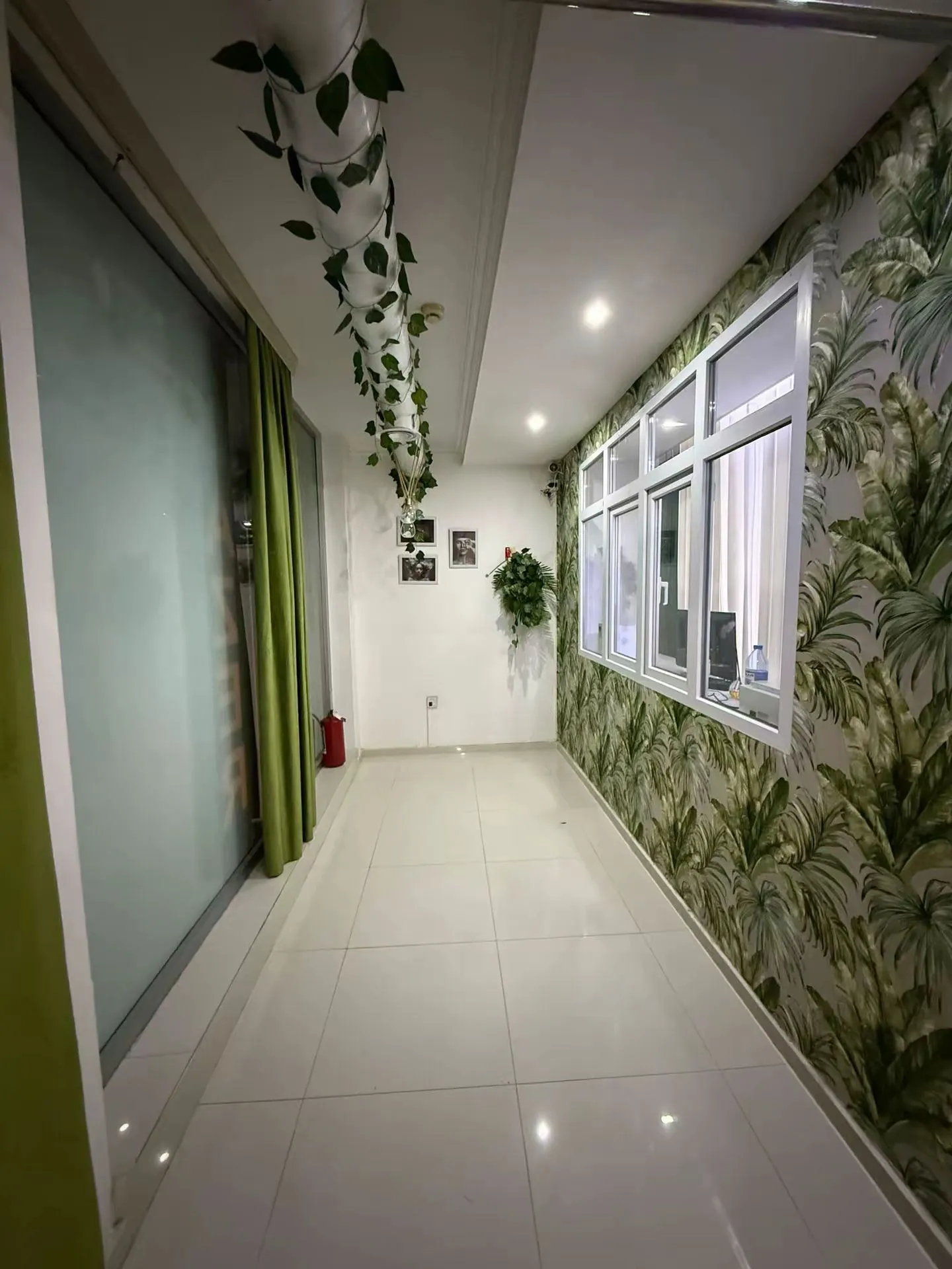 xetai metrosu yaxinliqnda gozellik salonu icareye verilir