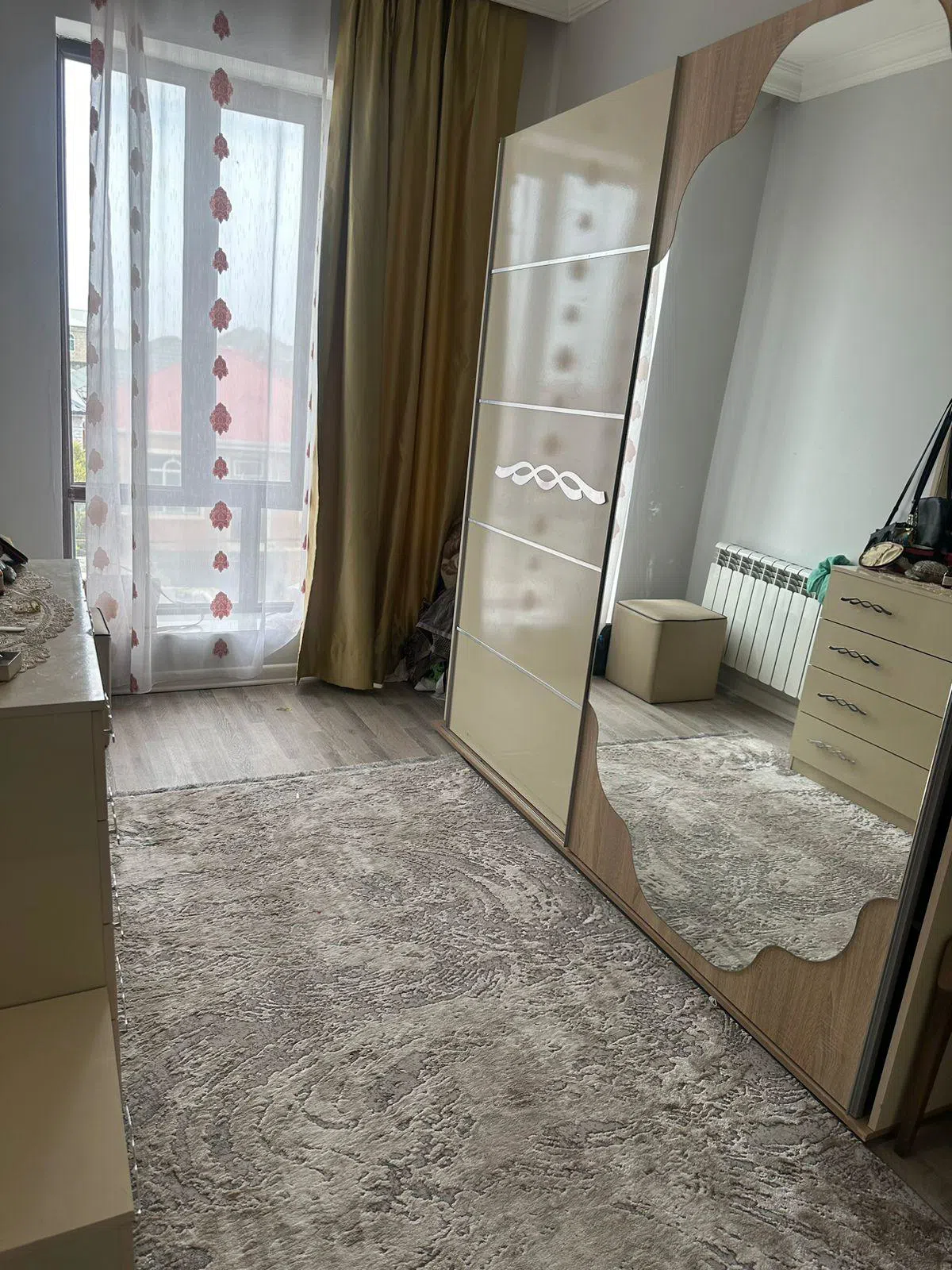 4 otaqlı bağ evi 300 m² 2 sot torpaq sahəsində satılır