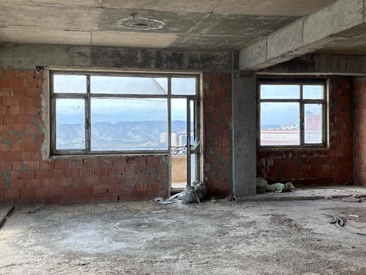 3 otaqlı mənzil 154.8 m² satılır