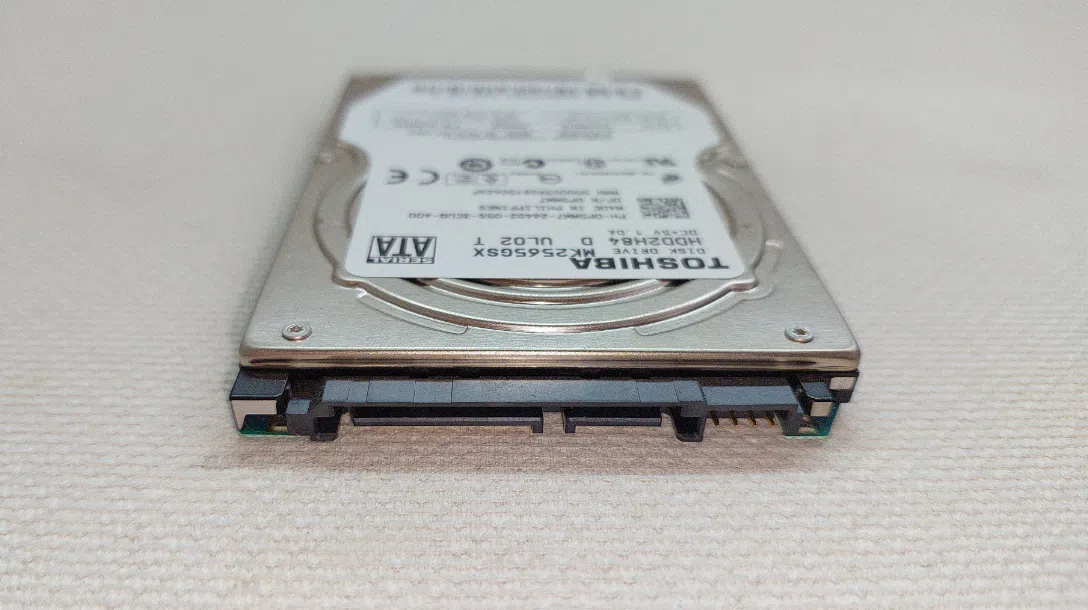 Toshiba MK2565GSX 250GB 2.5 SATA HDD — şəkil 1