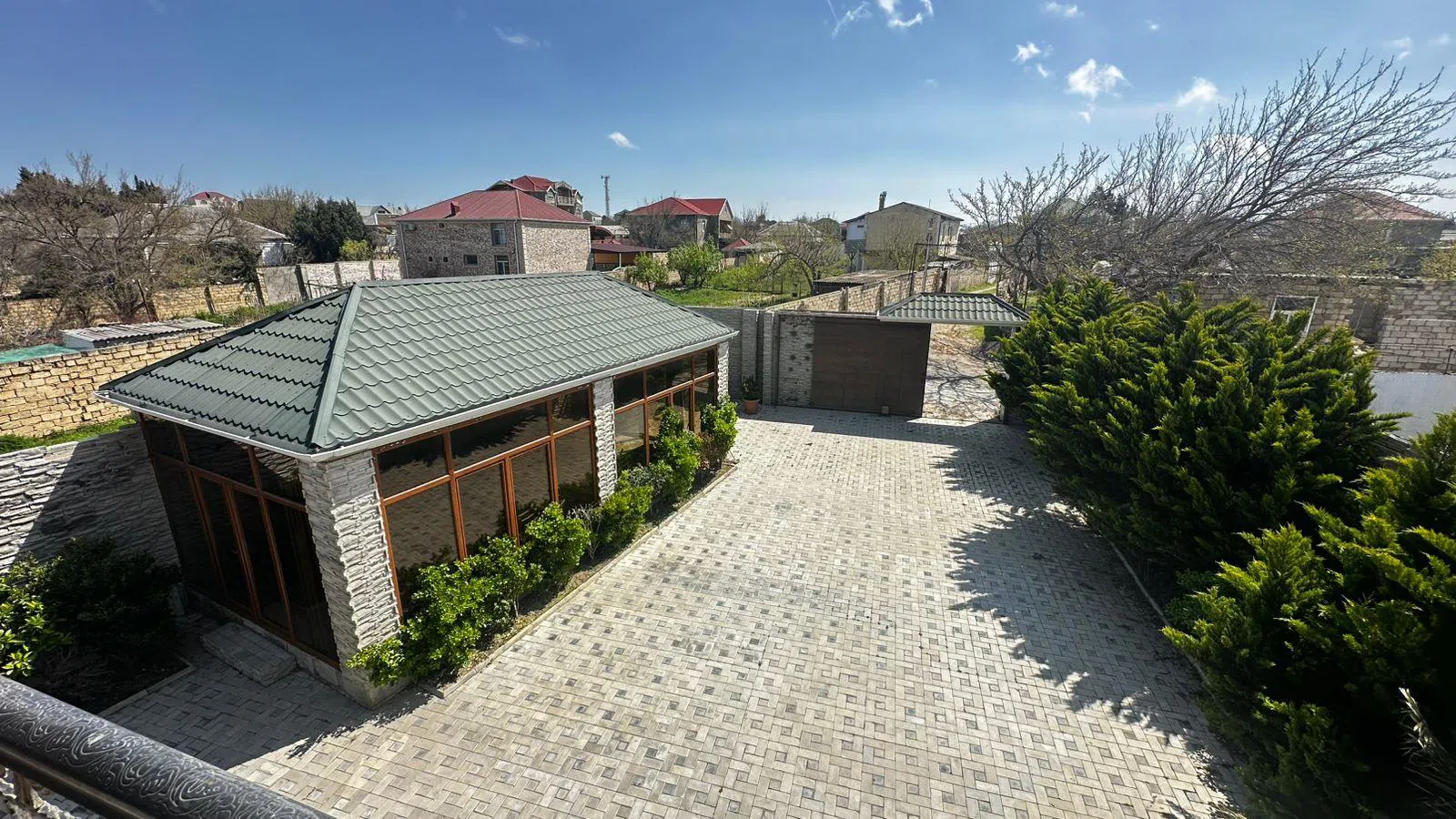 7 otaqlı həyət evi 264 m² - 15 sot torpaq sahəsində satılır