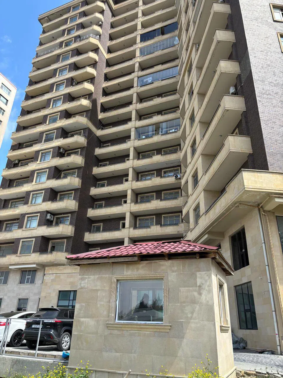3 otaqlı mənzil 141 m² satılır