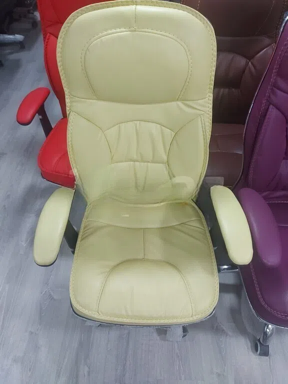 Bej rəng, Ofis üçün kreslo