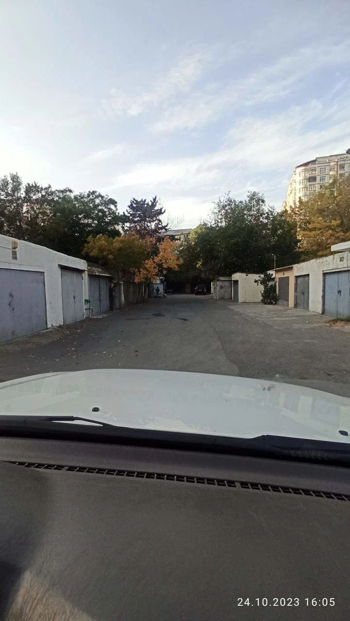 Yaxşı təmirli qaraj, 24 m² satılır