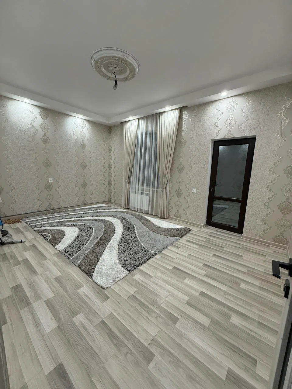 2 otaqlı mənzil 75 m² satılır