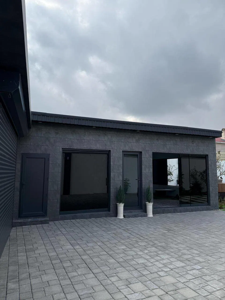 4 otaqlı bağ evi 260 m² 5.5 sot torpaq sahəsində satılır — şəkil 2
