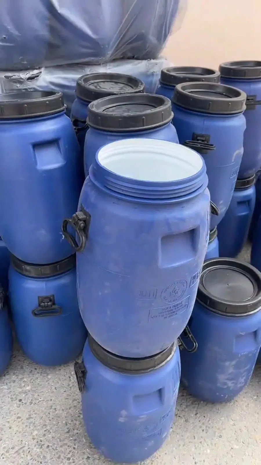 Bal üçün qida dərəcəli plastik və metal bidonlar — şəkil 28