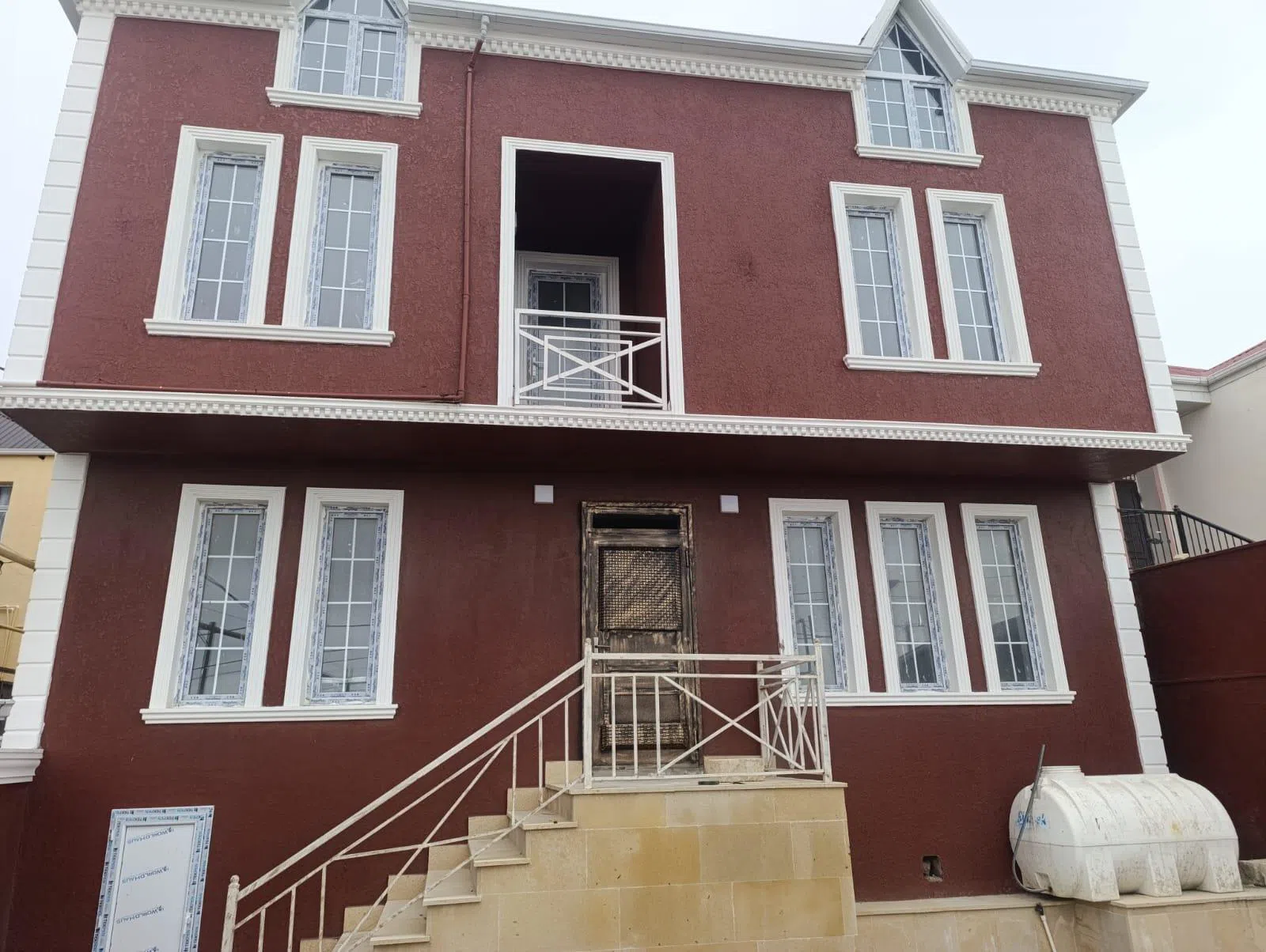6 otaqlı həyət evi 200 m² - 1.5 sot torpaq sahəsində satılır — şəkil 2
