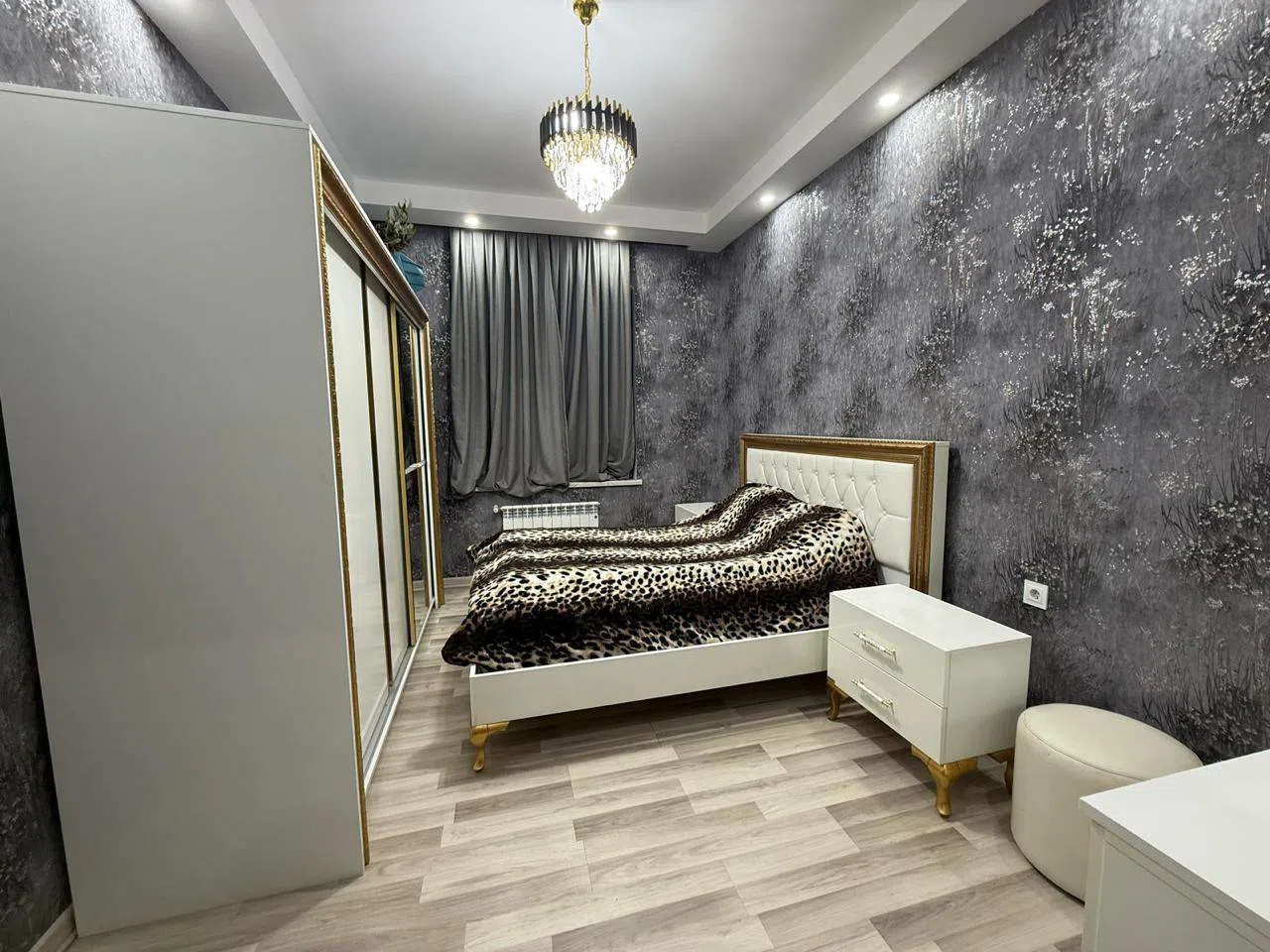 2 otaqlı mənzil 75 m² satılır