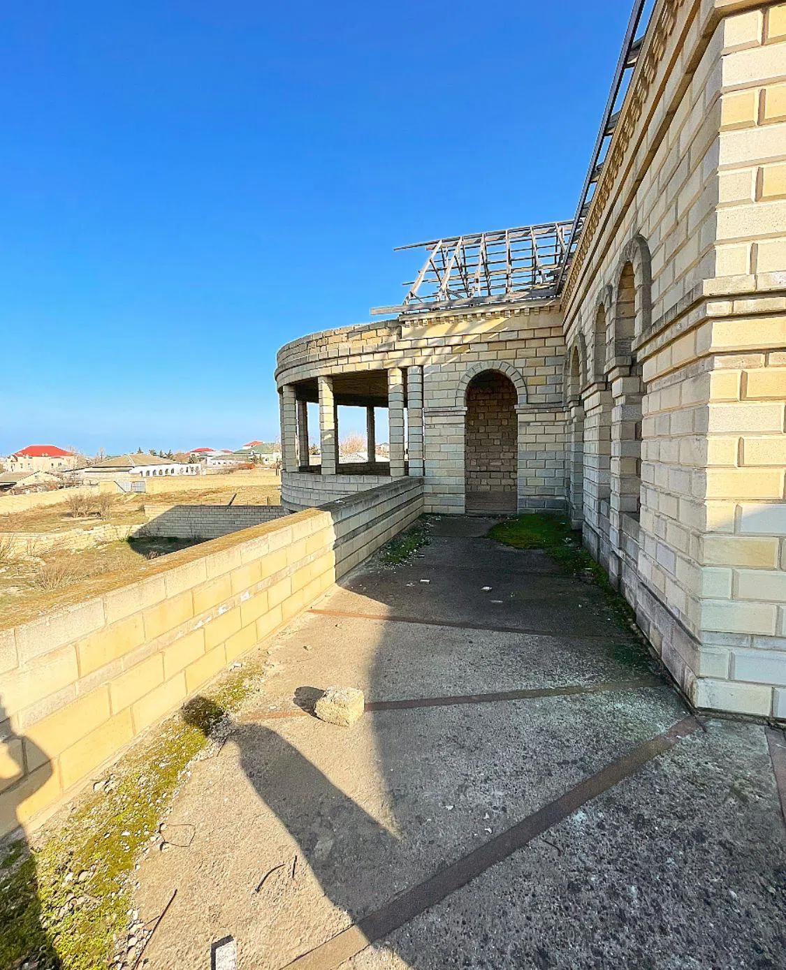 10 otaqlı bağ evi 604 m² 33 sot torpaq sahəsində satılır — şəkil 3