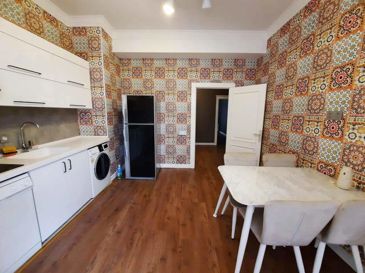 4 otaqlı mənzil 160 m² kirayə verilir — şəkil 25