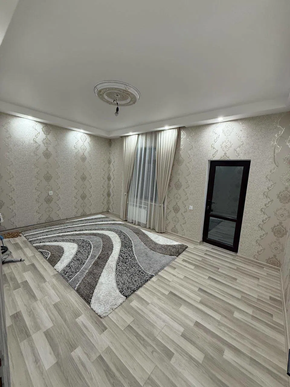 2 otaqlı mənzil 75 m² satılır