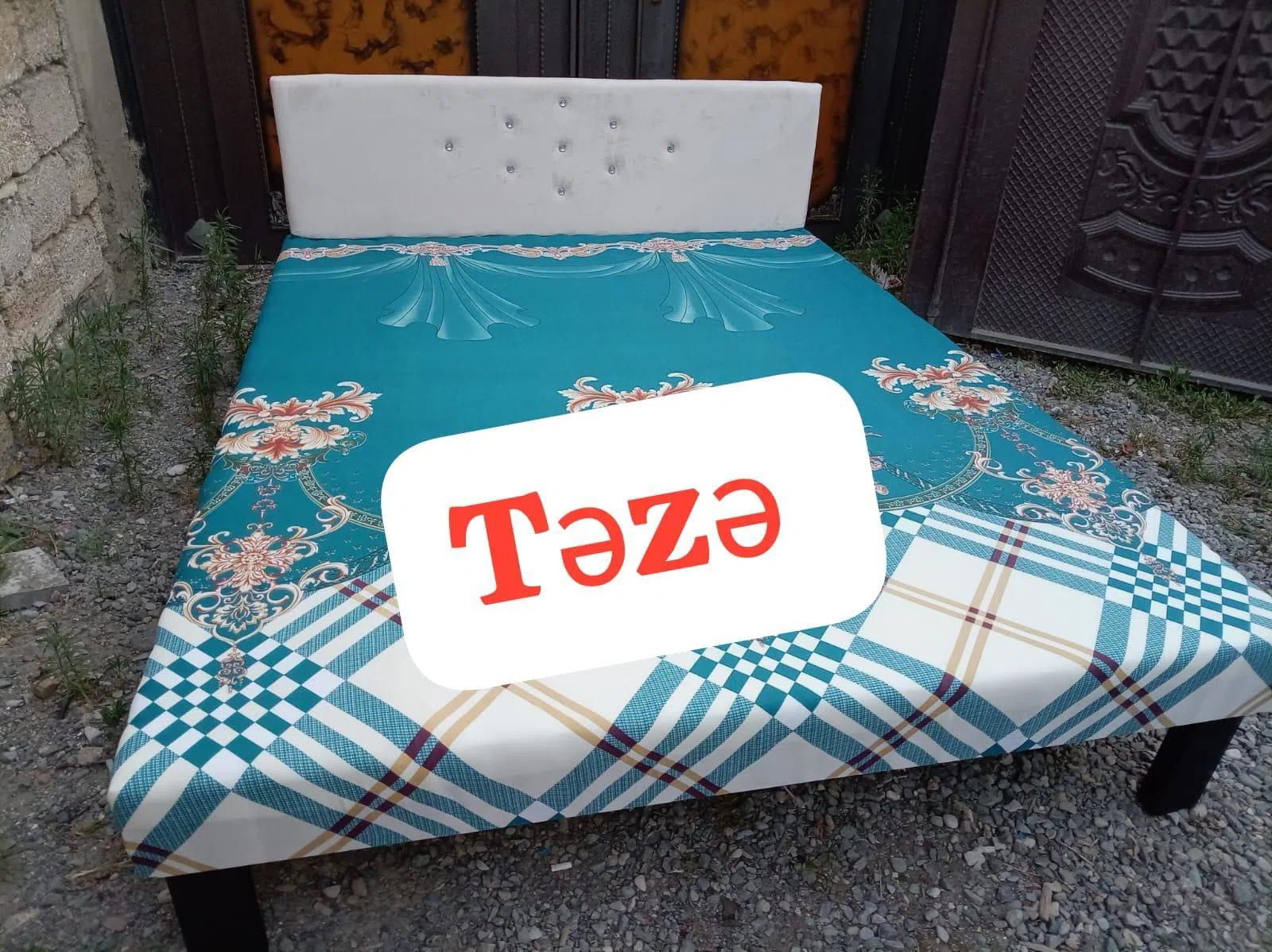 Taxta çarpayı, Şəffaf rəng — şəkil 1