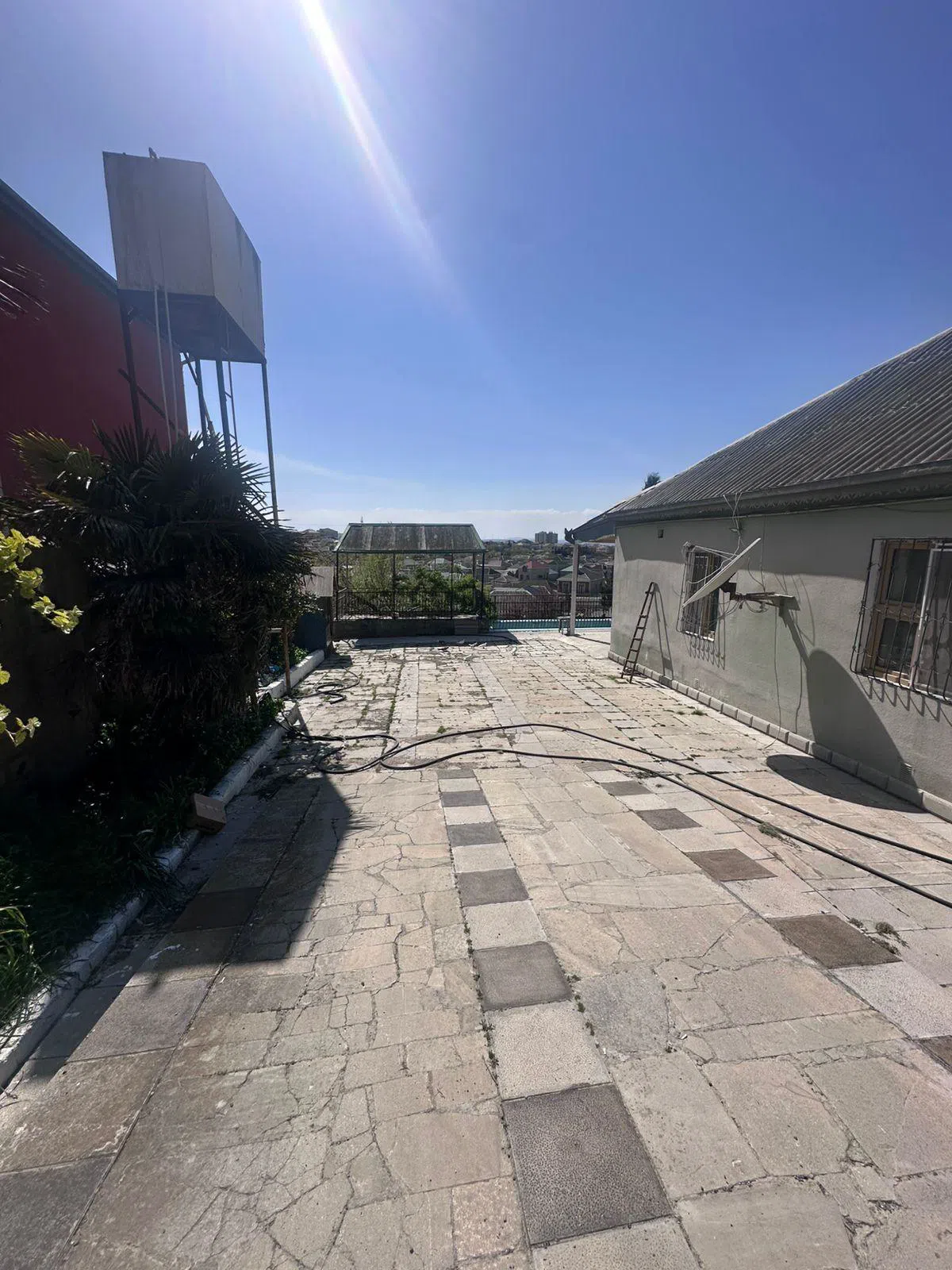 20 sot torpaq sahəsi satılır