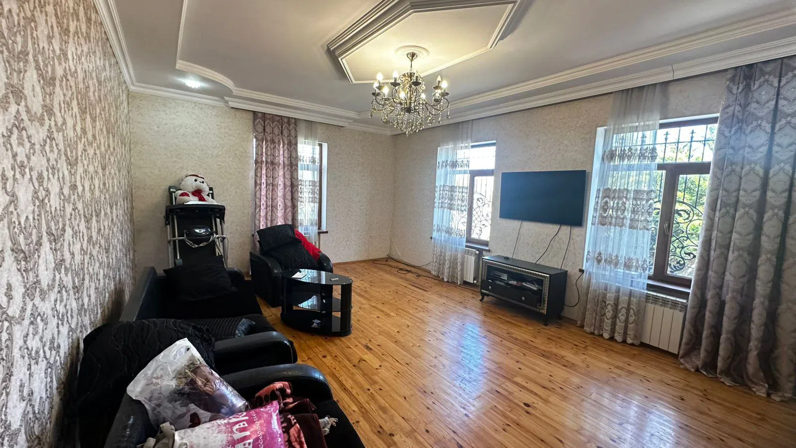 7 otaqlı həyət evi 264 m² - 15 sot torpaq sahəsində satılır
