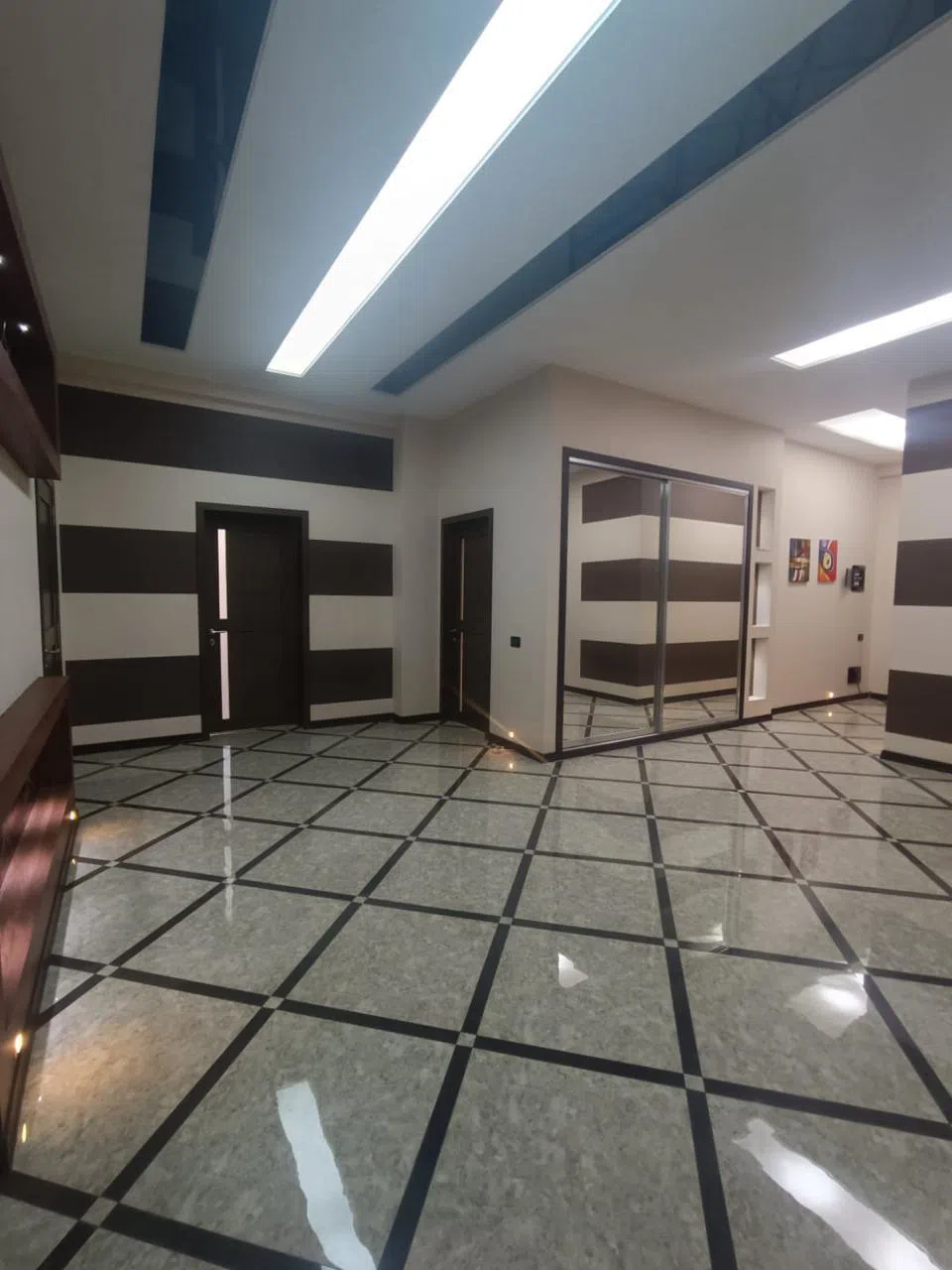 4 otaqlı mənzil 170 m² satılır