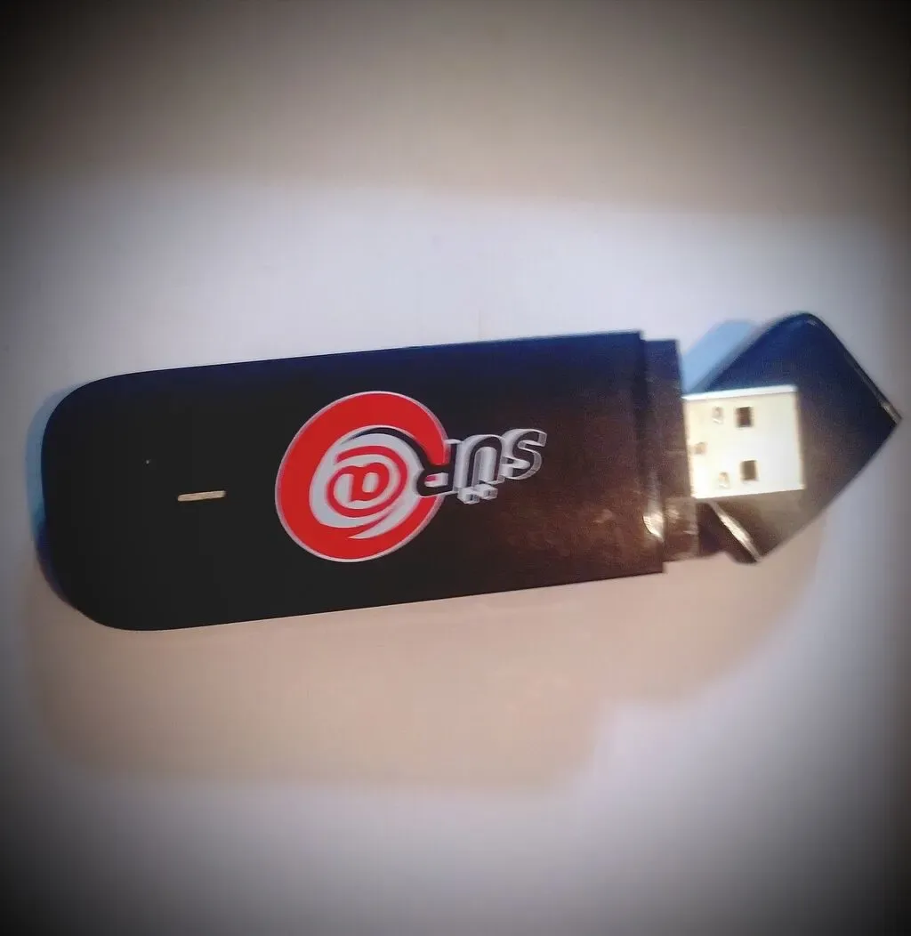16 GB USB Flash kart, Plastik material — şəkil 1