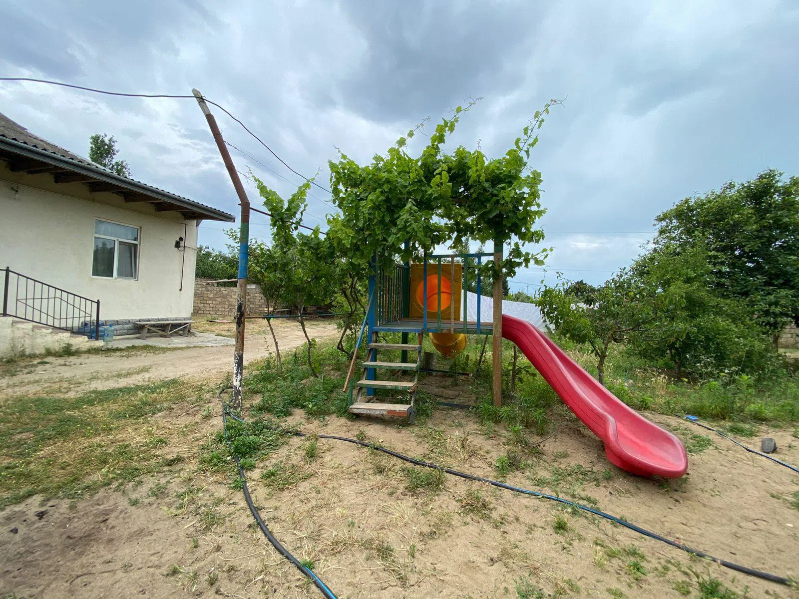 5 otaqlı həyət evi 140 m² - 9 sot torpaq sahəsində satılır