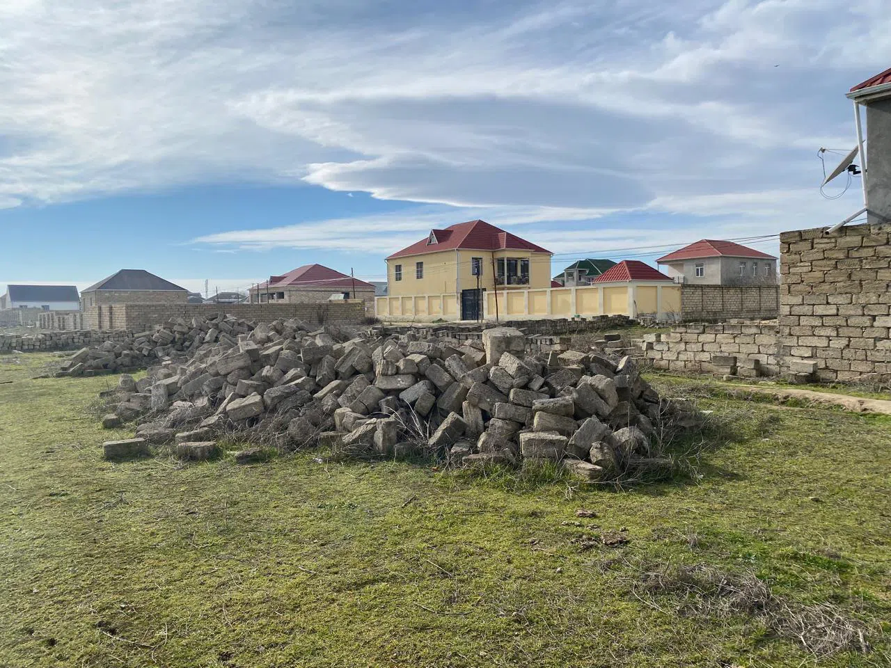 10 sot torpaq sahəsi satılır — şəkil 2