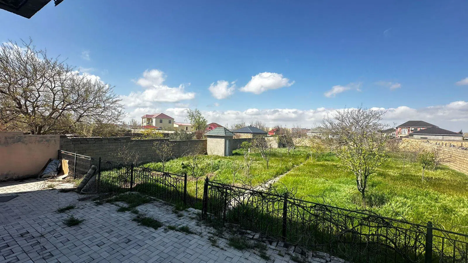 7 otaqlı həyət evi 264 m² - 15 sot torpaq sahəsində satılır