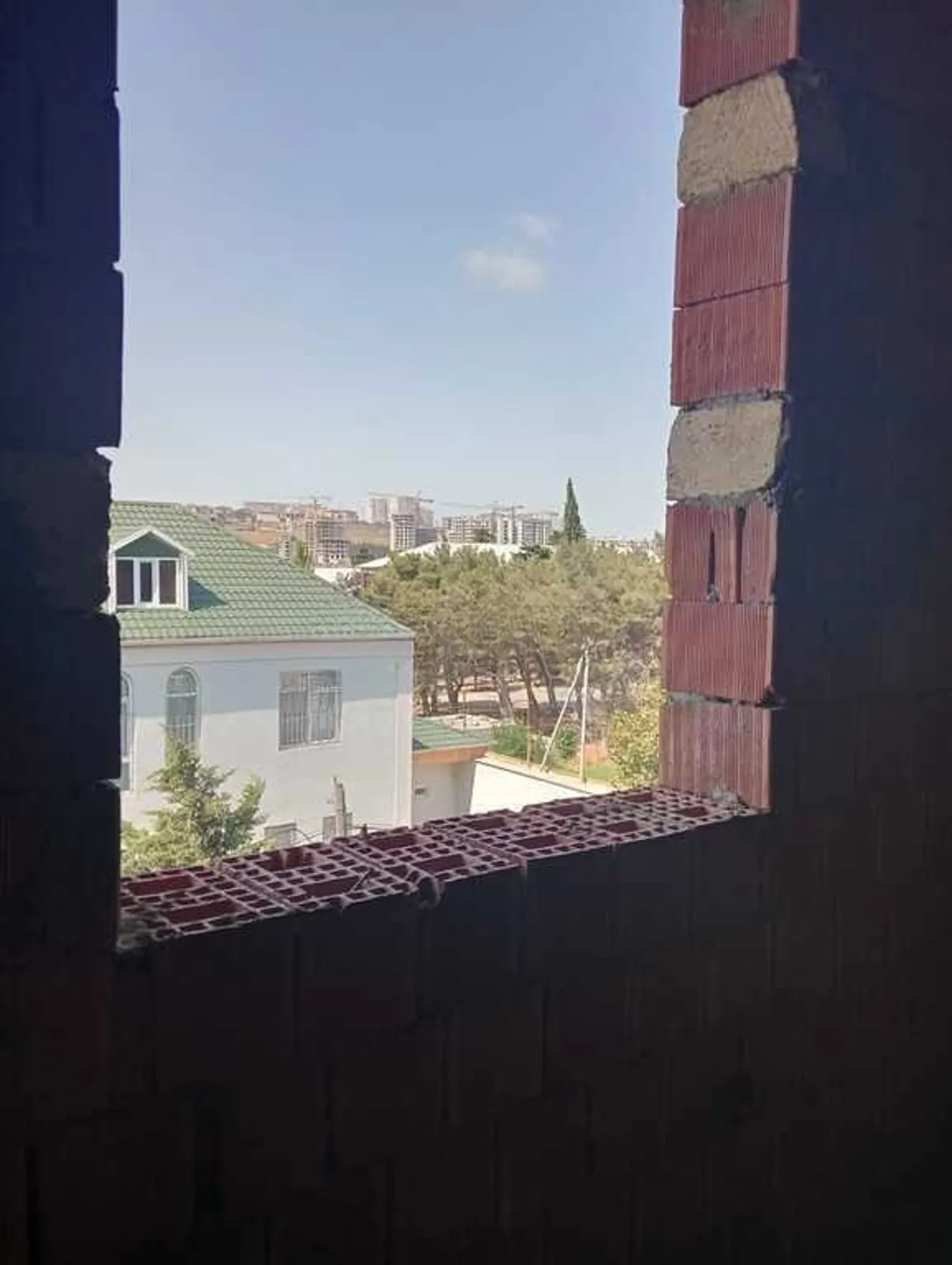 Təmirsiz ticarət obyekti, 1600 m² satılır