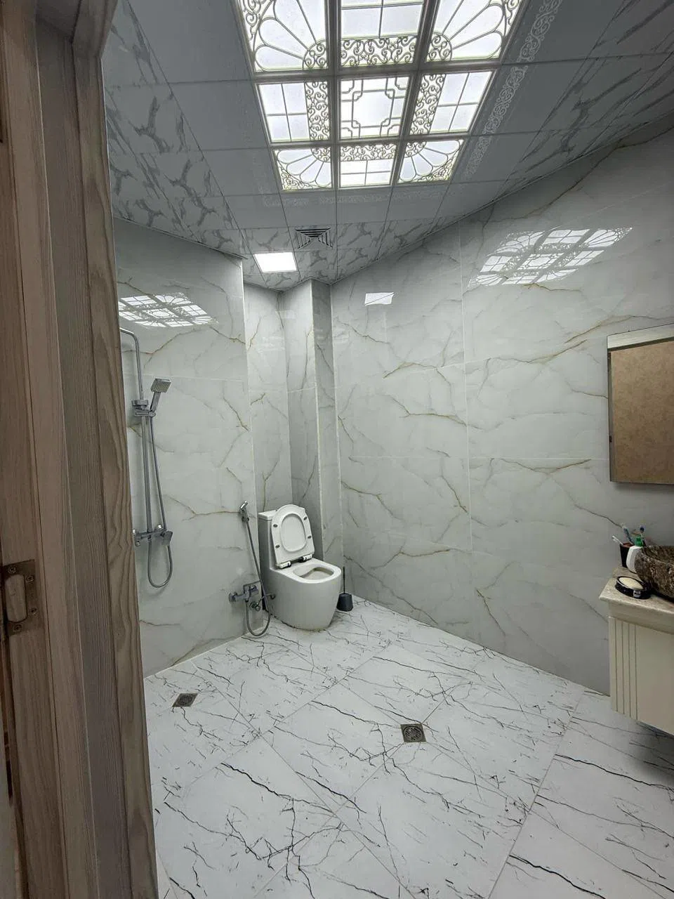 2 otaqlı mənzil 75 m² satılır