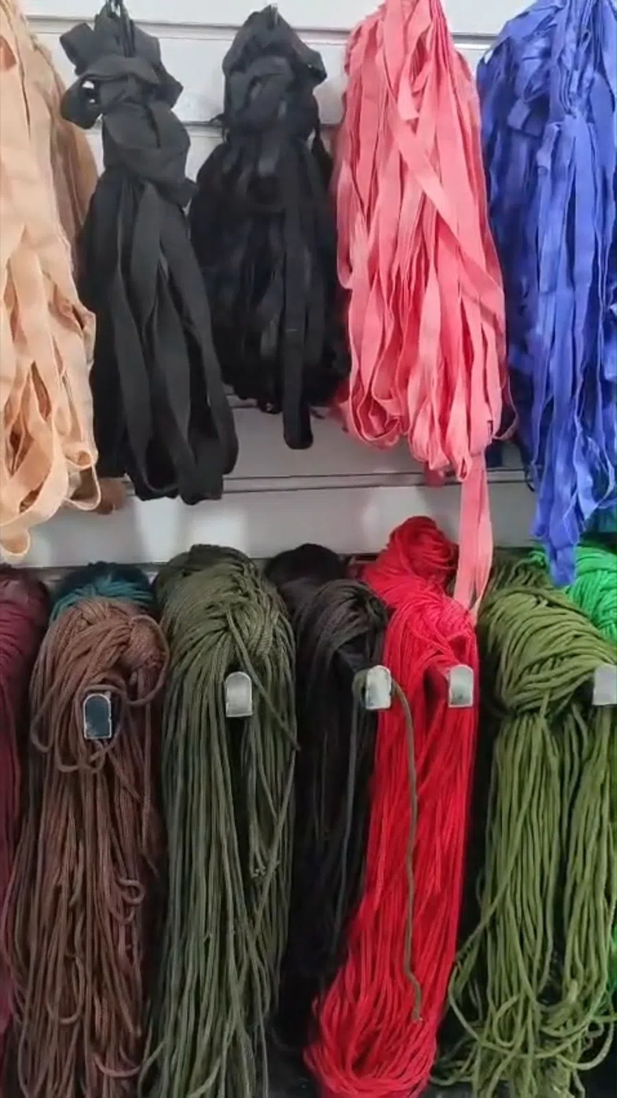 Tikiş ipləri, müxtəlif rəng və material seçimləri — şəkil 10