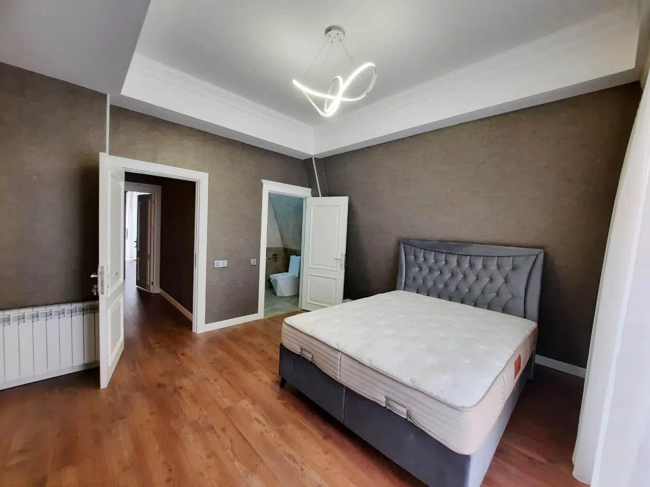 4 otaqlı mənzil 160 m² kirayə verilir — şəkil 3