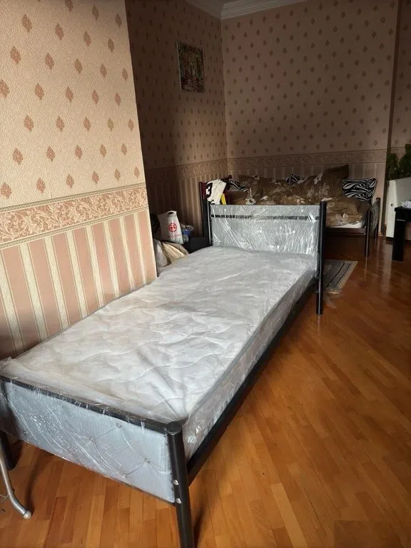 Dəmir çarpayı, Qara rəng — şəkil 2
