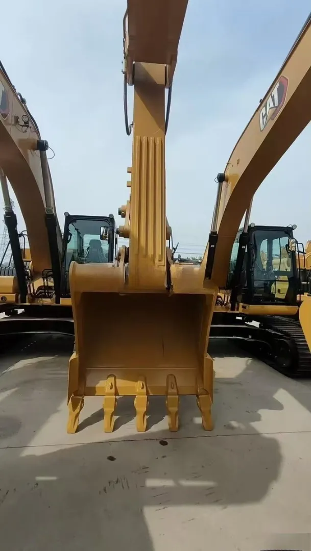CAT GC330 Ekskavator — şəkil 2