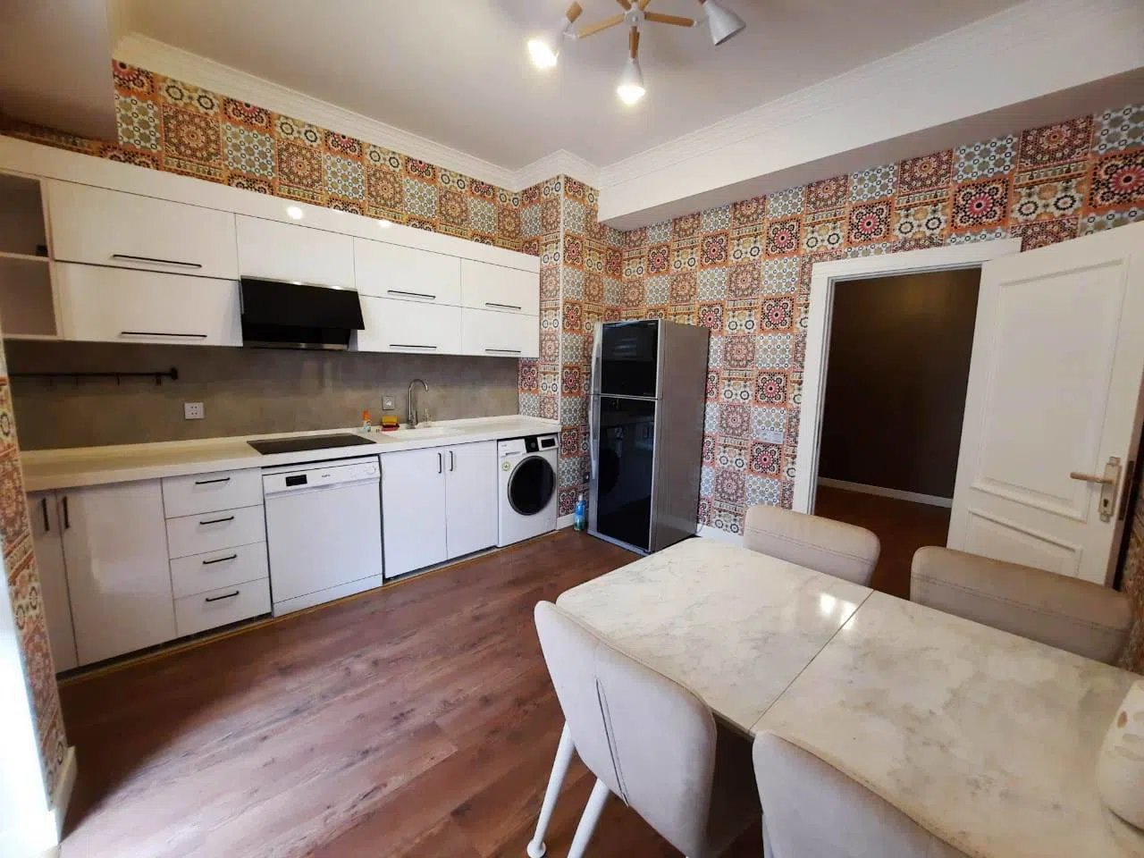 4 otaqlı mənzil 160 m² kirayə verilir — şəkil 20