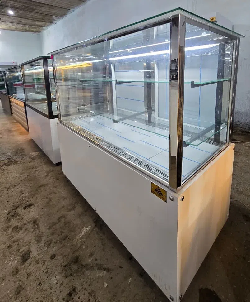 Şirniyyat və qida üçün soyuducu vitrin